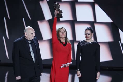 De Goya Awards 2016: Een Feest van Spaanse Cinema en een Overtroffelende Eerbetoon aan Carlos Saura